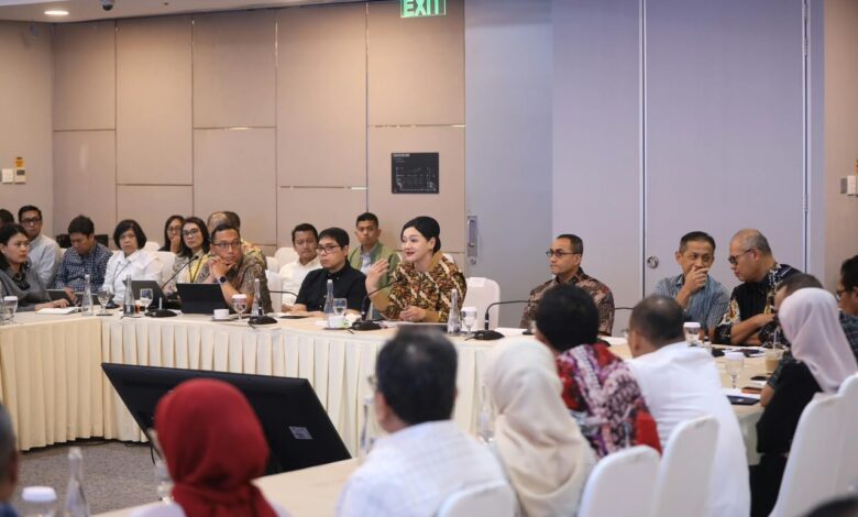 Perkuat Integritas dan Kepercayaan Investor, OJK Bersama SRO Rangkul Ekonom hingga Finfluencer