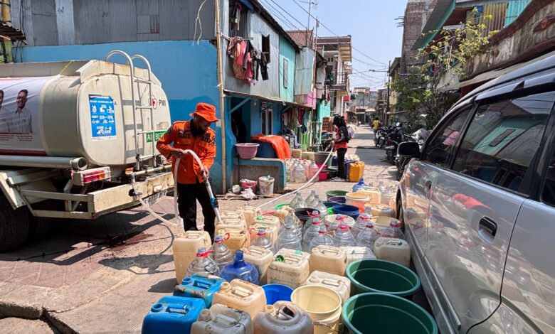 BPBD Makassar Salurkan 7,19 Juta Liter Air Bersih, Layani 98.664 Warga Terdampak Kekeringan