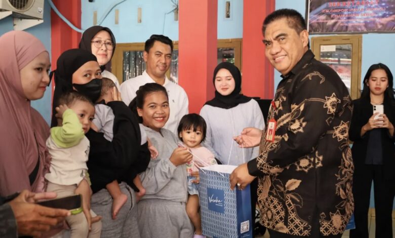 DPPKB Makassar dan Vasaka Hotel Salurkan Bantuan untuk Anak Berisiko Stunting