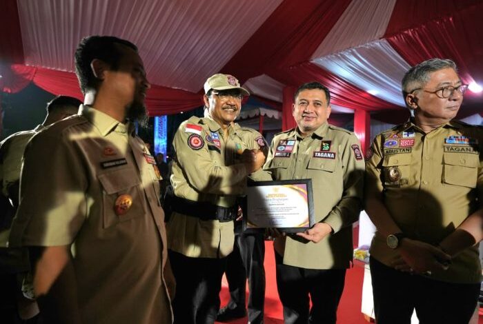 Munafri Terima Penghargaan Mensos atas Dedikasi dalam Penanggulangan Bencana